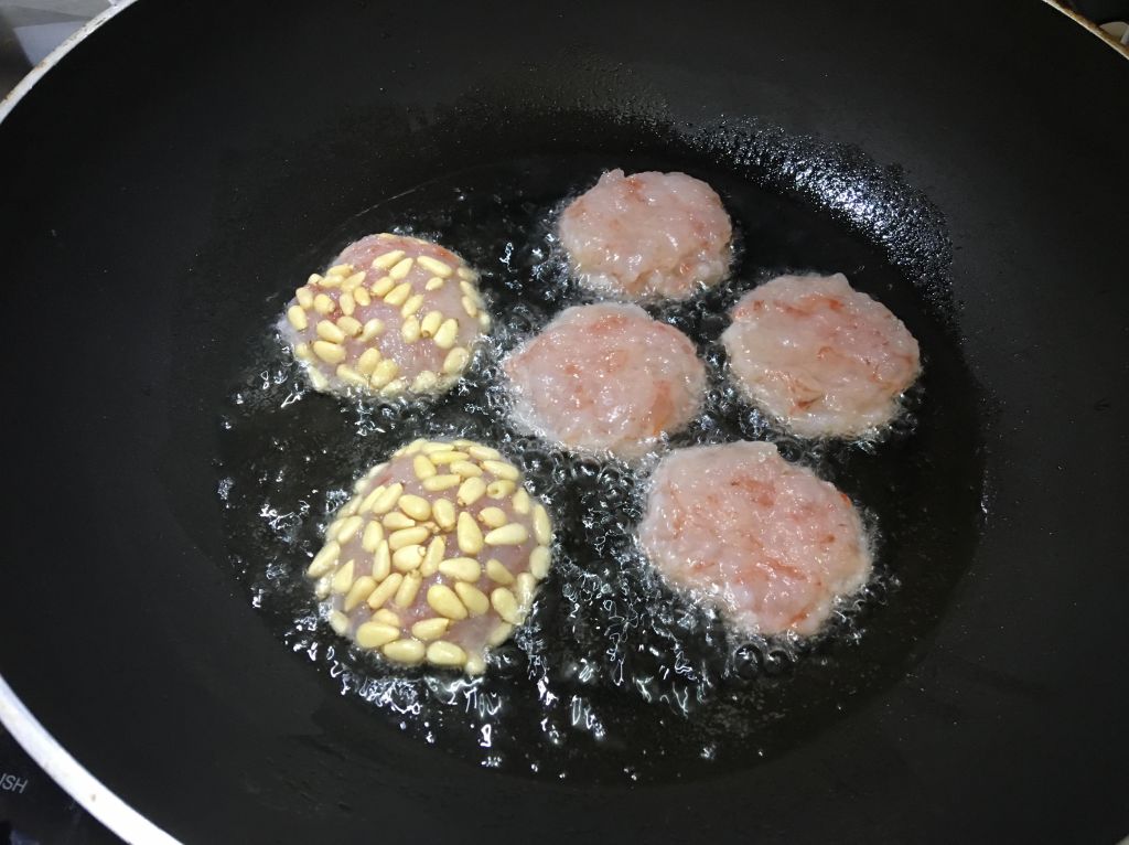 原味虾饼＋松子虾饼～的加工步骤