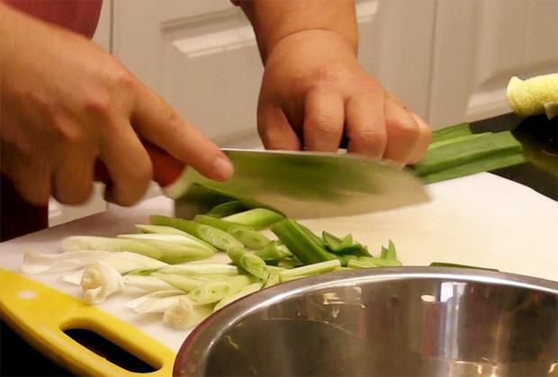 鱿鱼螺肉蒜（豆油伯纯酿酱油食谱）的加工步骤