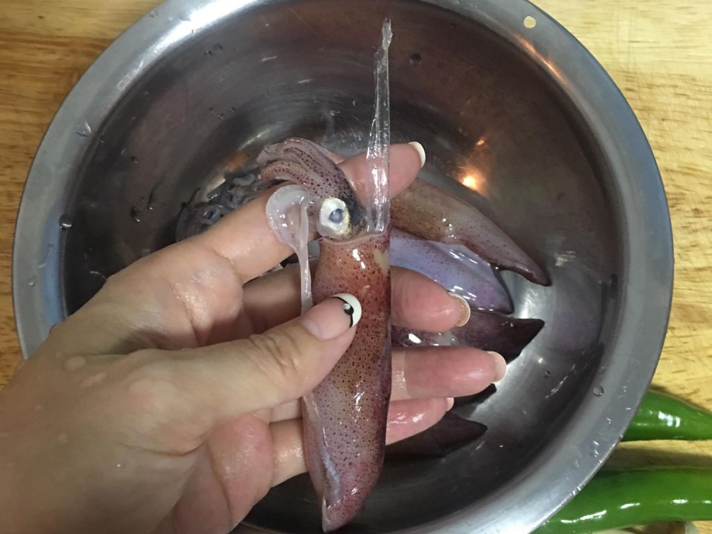 醋酱小卷 Squid Adobo的加工步骤