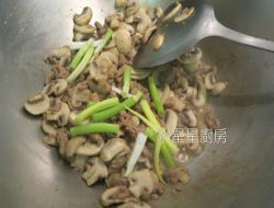 青葱蘑菇炒肉丝