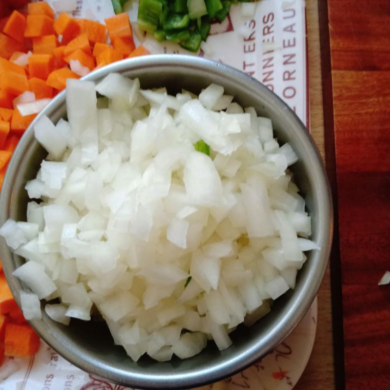 圣诞餐 匈牙利炖猪肉的加工步骤