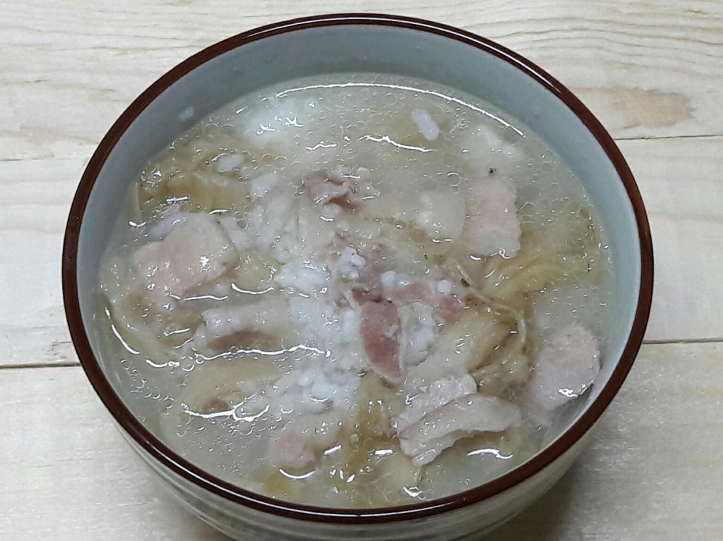 东北酸白菜diy酸白菜炒猪肉酸菜白肉锅的加工步骤