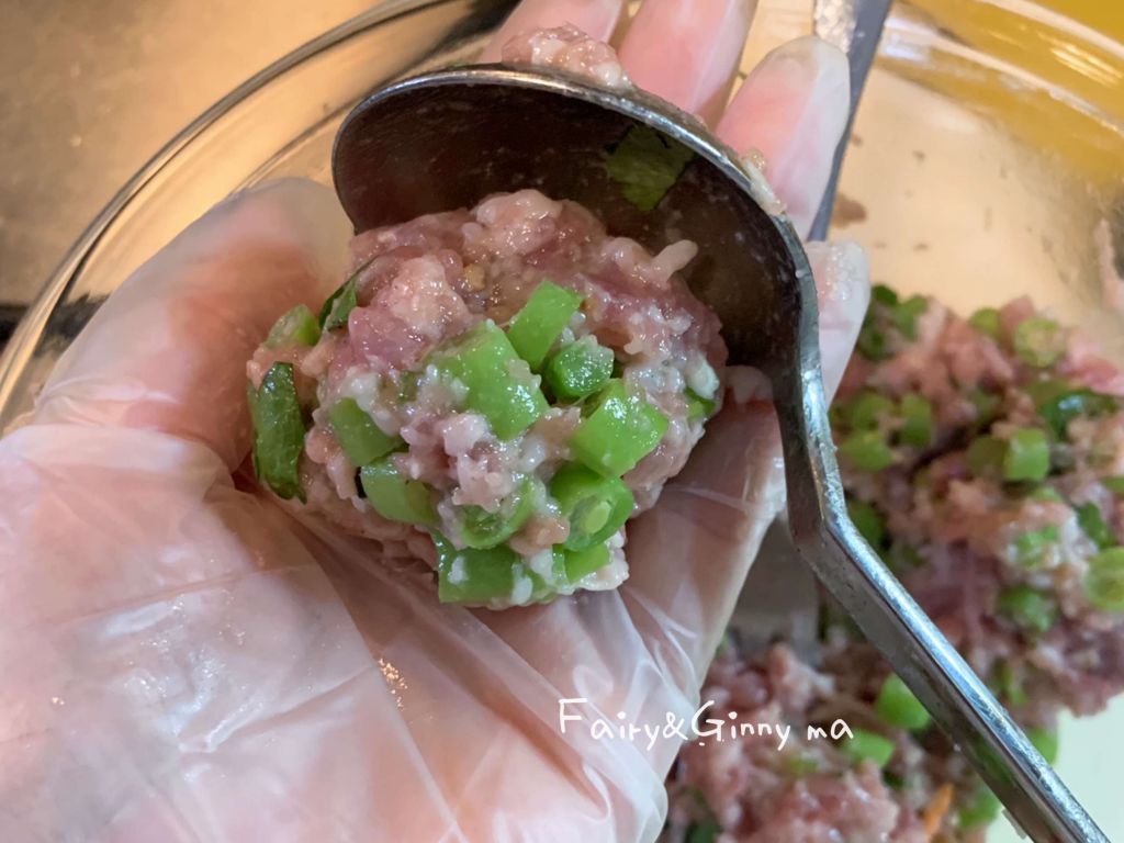 四季豆肉丸子双拼（便当菜）的加工步骤