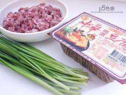 韮菜肉末煮豆腐