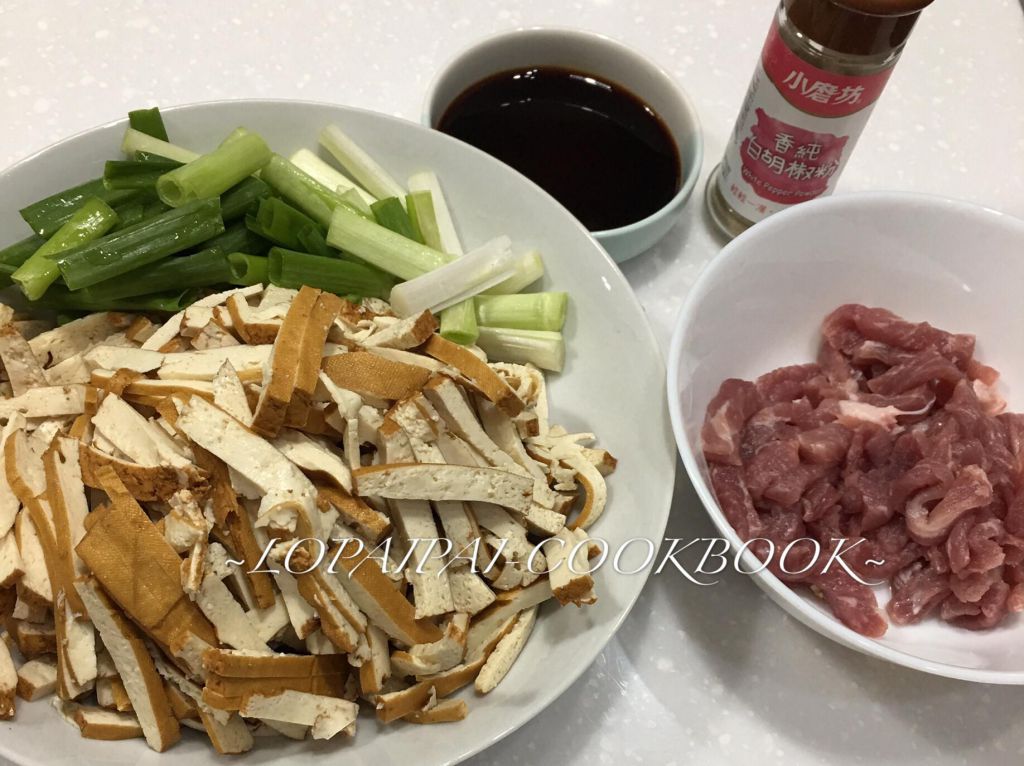 酱香豆干炒肉丝～下酒菜、便当菜的加工步骤