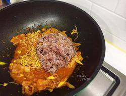 韩式黄豆芽炒猪肉--콩불콩나물불고기