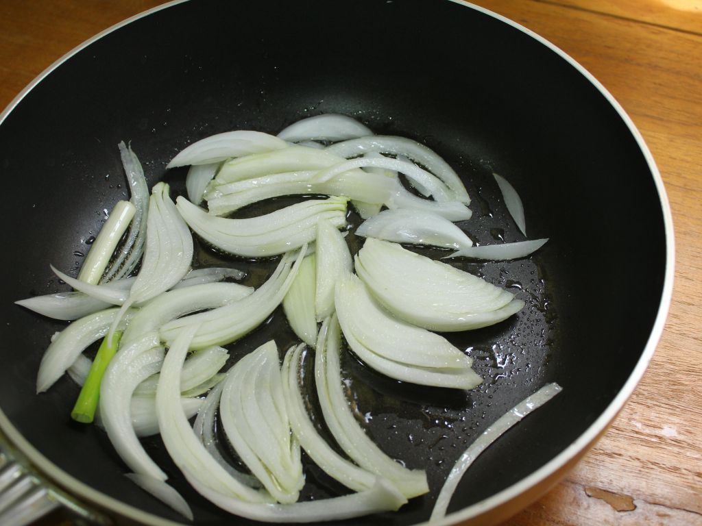 番茄猪肉冬粉的加工步骤