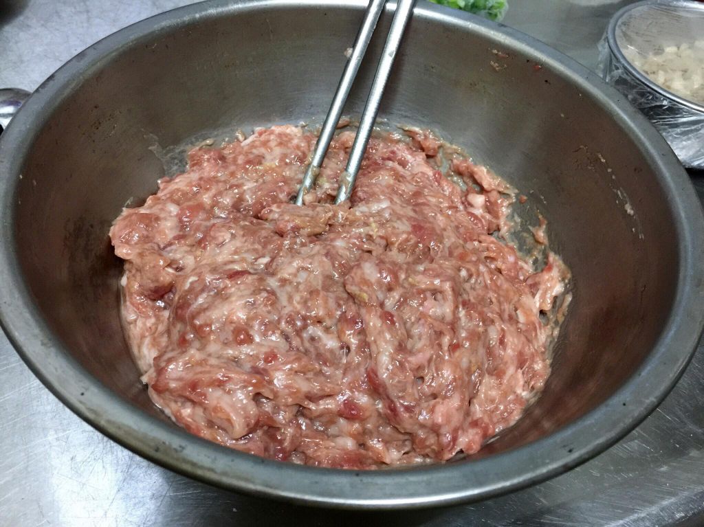 杏鲍菇香葱肉【水煎包】的加工步骤