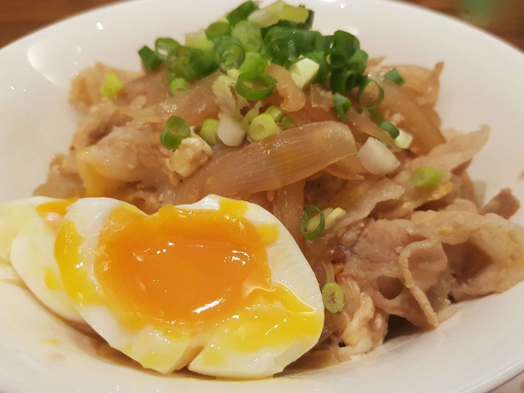 日式猪肉滑蛋丼饭的加工步骤