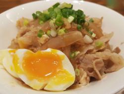 日式猪肉滑蛋丼饭