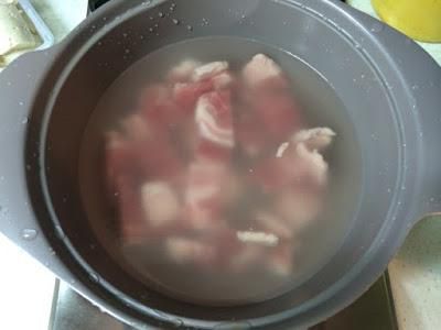 猪肉泡菜锅 돼지고기김치찌개的加工步骤