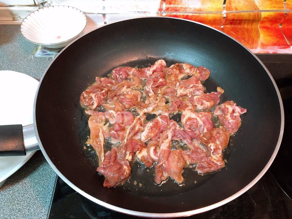 扒完整碗饭【姜汁烧肉】的加工步骤