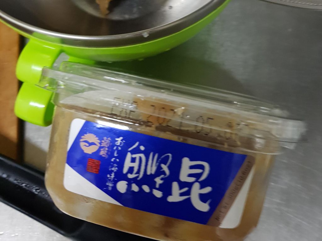 亲子手作:双菇味噌猪烩时蔬的加工步骤