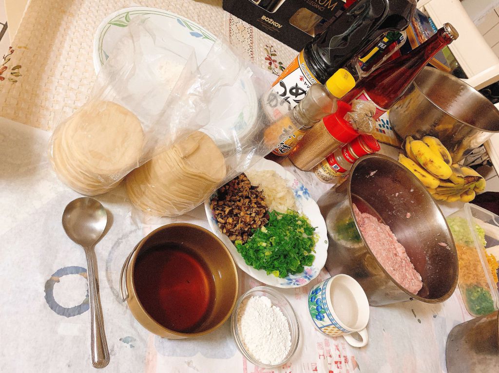 中式料理-香菇洋葱猪肉水饺🥟🧂🥢的加工步骤