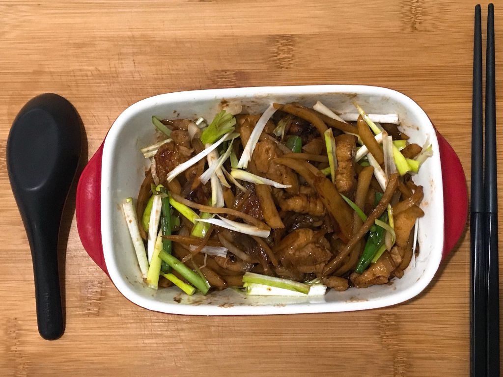 好吃下饭「回锅肉」三层肉狂飨的加工步骤