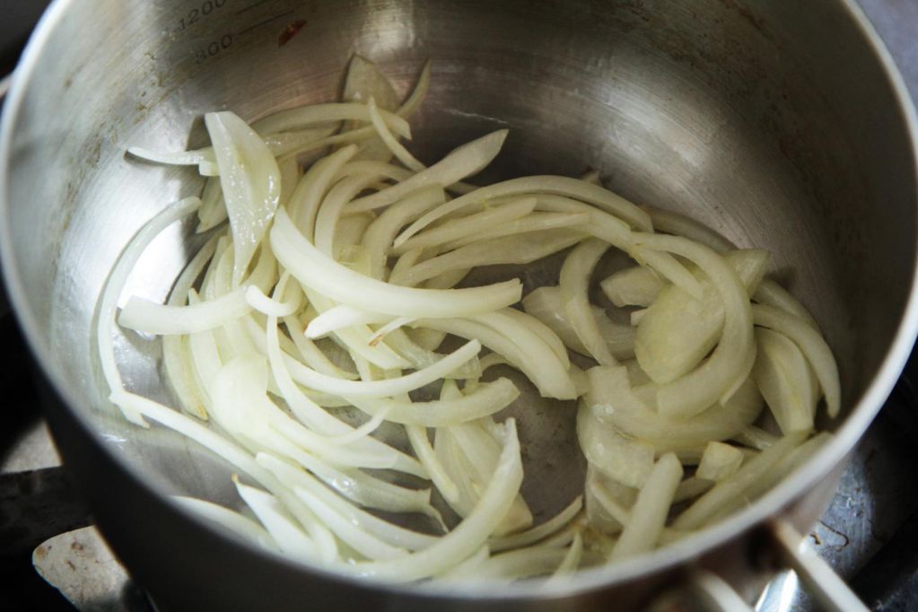 【伊莉莎白辣酱食谱】日式伊莉莎白牛丼的加工步骤