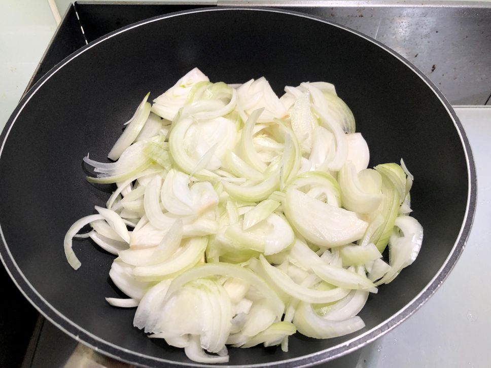 简易牛小排丼饭～快速上桌的加工步骤