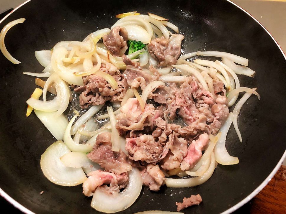 简单版牛肉丼饭的加工步骤