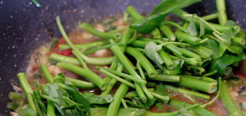 蒜辣沙茶牛肉烩饭的加工步骤