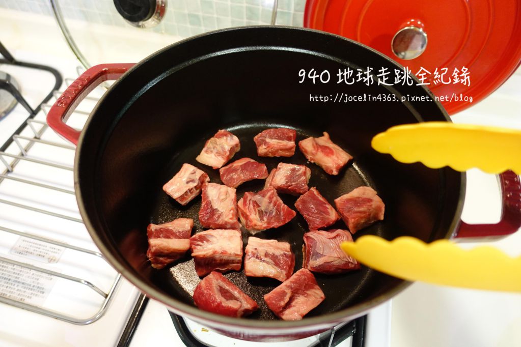 番茄炖牛肉，铸铁锅料理的加工步骤