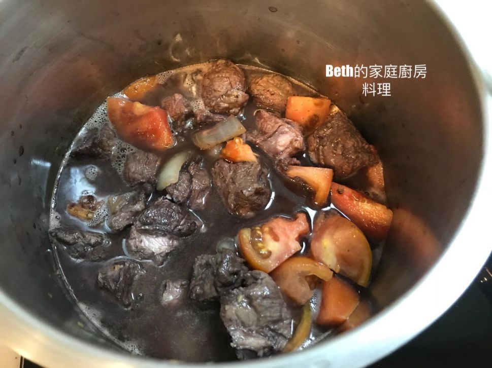 红酒炖牛肉，焖烧锅版的加工步骤