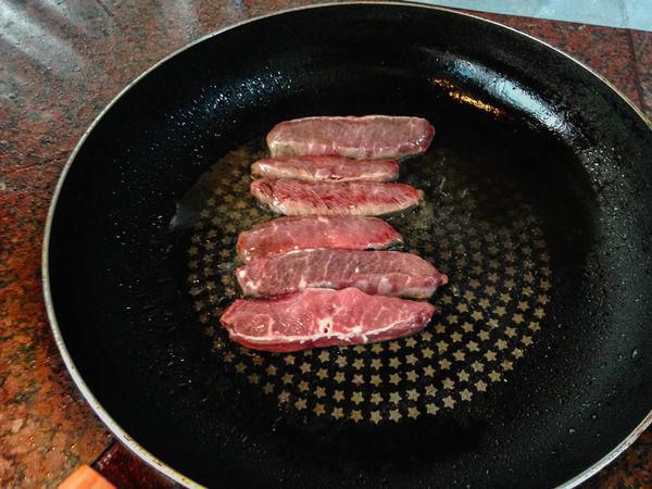 【西班牙料理】板腱牛排烤饭佐萝勒酱的加工步骤