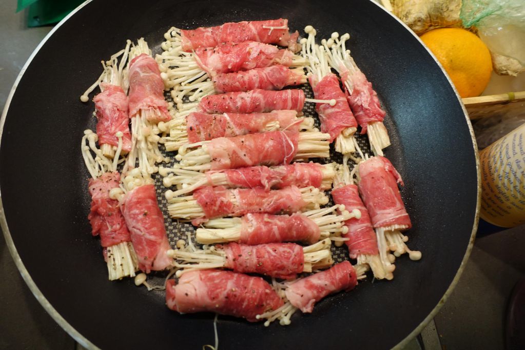 [日式料理] 金菇牛肉卷 超简单食谱的加工步骤