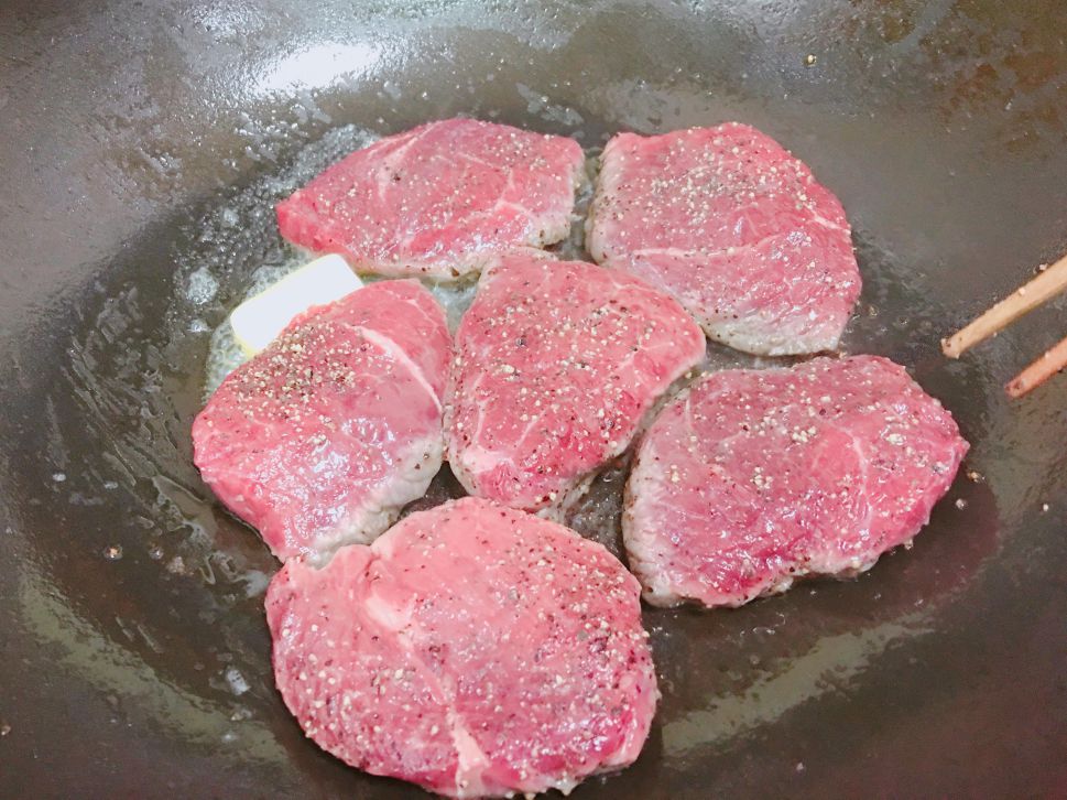 牛排🥩餐的加工步骤