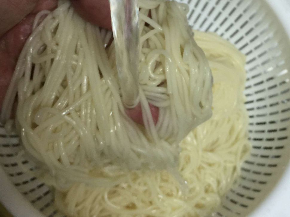 韩式辣酱冷拌面🍜的加工步骤