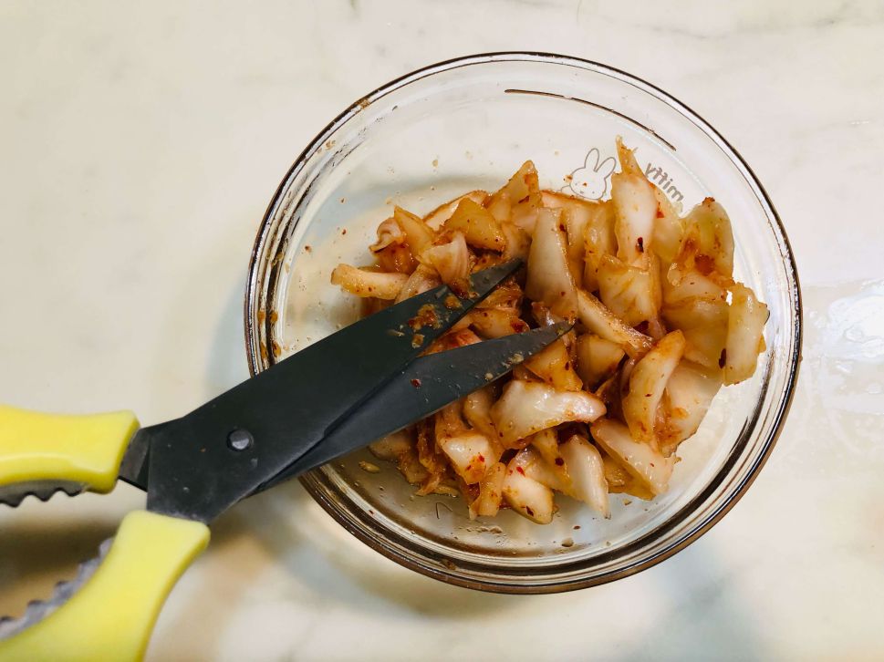 清冰箱料理～海鲜泡菜煎饼的加工步骤