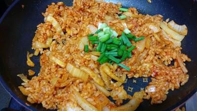 韩国泡菜炒饭김치볶음밥的加工步骤