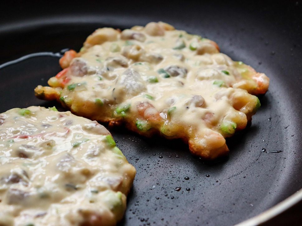 酥脆海鲜煎饼的加工步骤