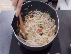 韩式豆芽菜蛋炒饭콩나물 볶음밥