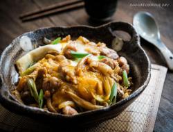 日式亲子丼饭，假日的简单餐桌