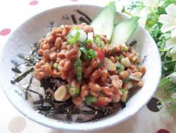 日式纳豆梅子丼