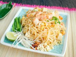 泰式炒河粉Pad Thai (自调酱汁)