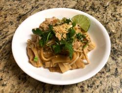 泰式炒河粉 (Pad Thai)