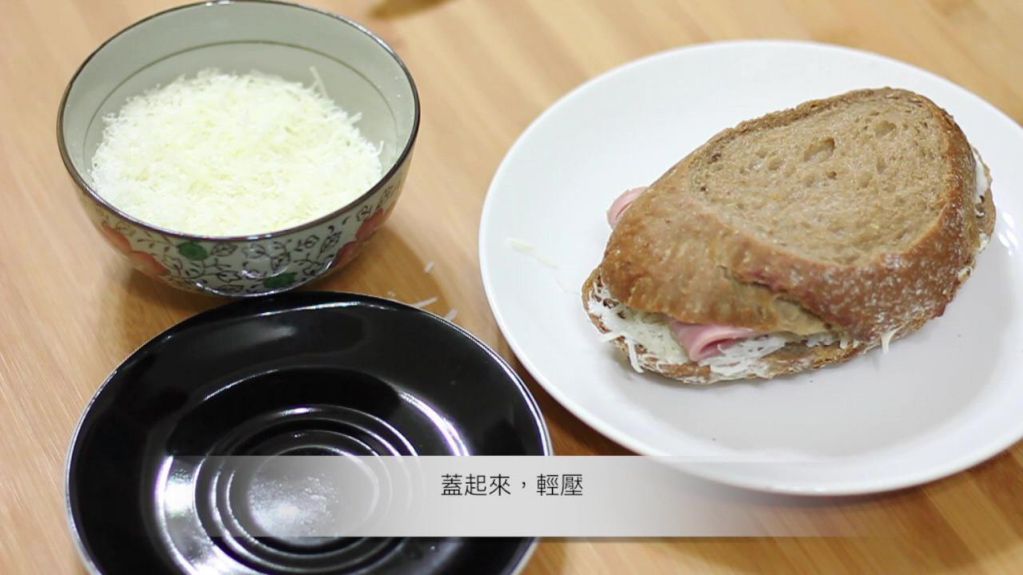 法国三明治 croque-madame的加工步骤