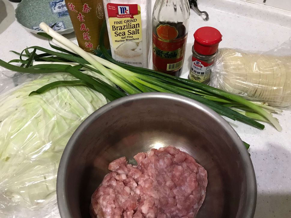 高丽菜韭菜猪肉水饺🥟的加工步骤