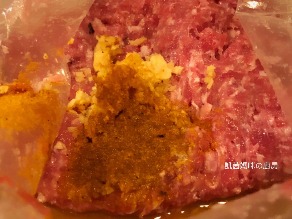 【控糖料理】咖喱肉饼🎶的加工步骤