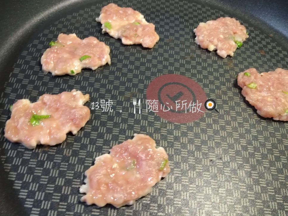 10~12m宝宝食谱-马铃薯肉饼的加工步骤