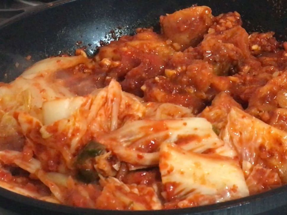 韩式猪肉泡菜锅（简易版）(김치찌개)的加工步骤