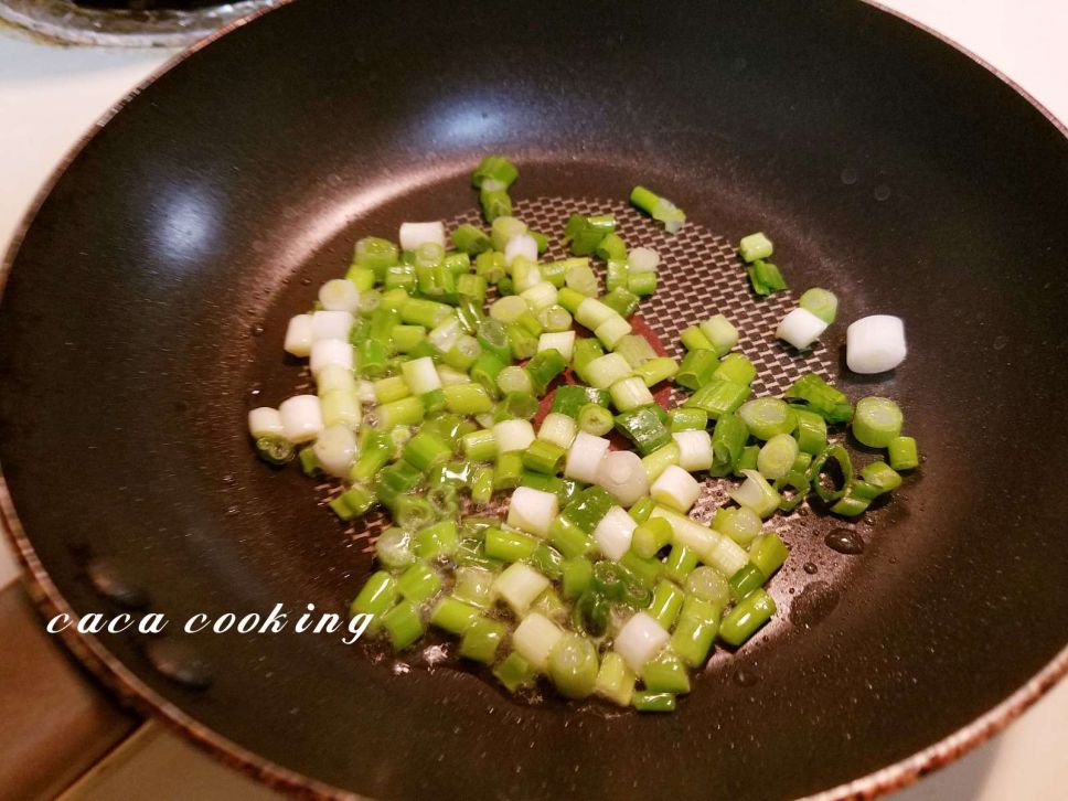 日式葱烧猪肉片丼饭的加工步骤