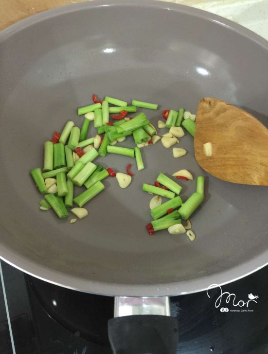 超下饭葱爆猪肉片的加工步骤