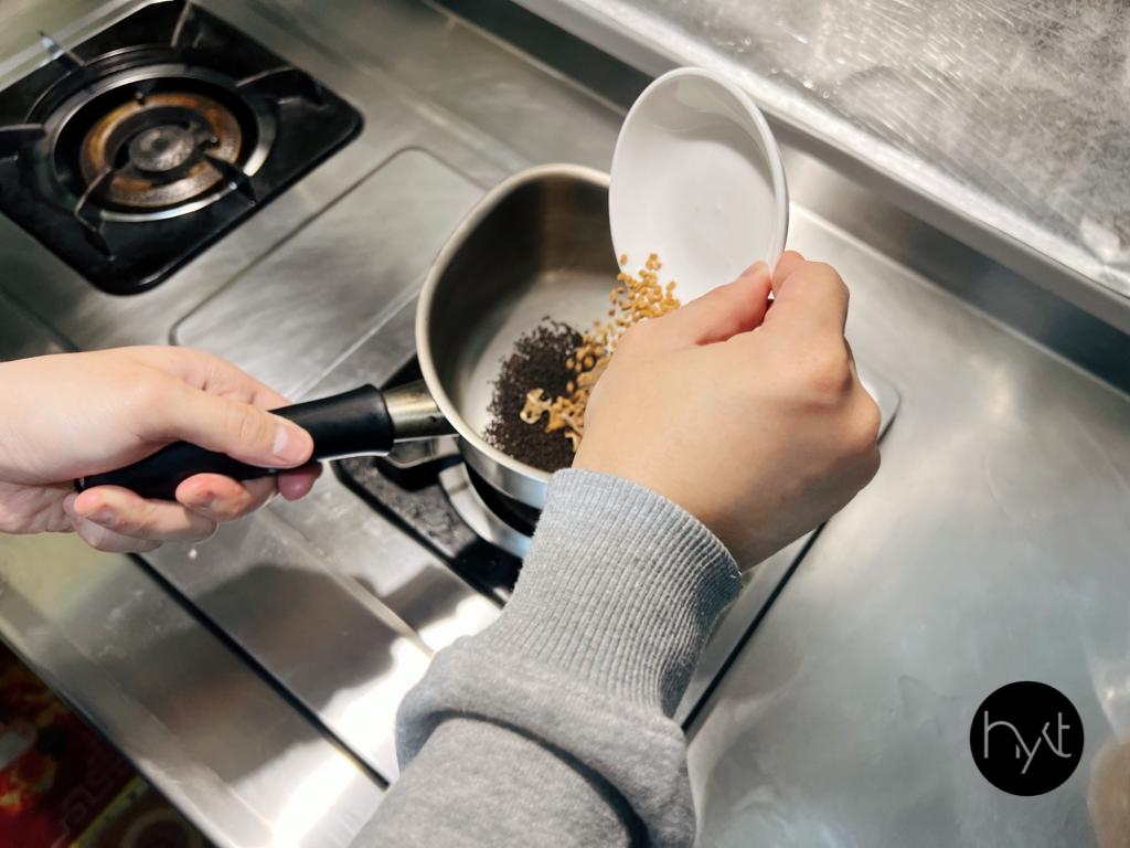 荼公子姜汁锅煮奶茶(姜汁红茶、香料奶茶)的加工步骤