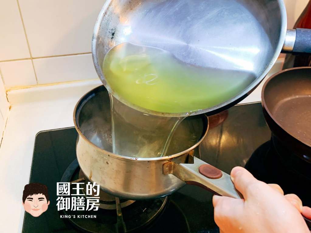 王妃喜欢就好的厚工海带豆芽汤的加工步骤