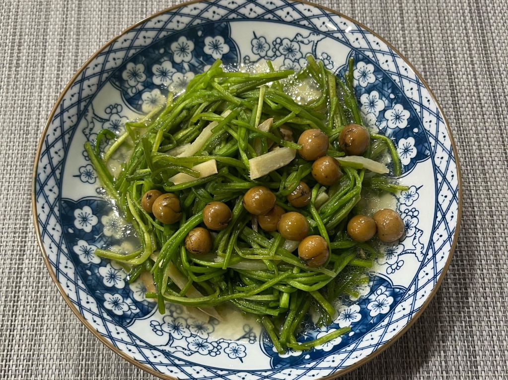 台湾美食炒水莲的加工步骤