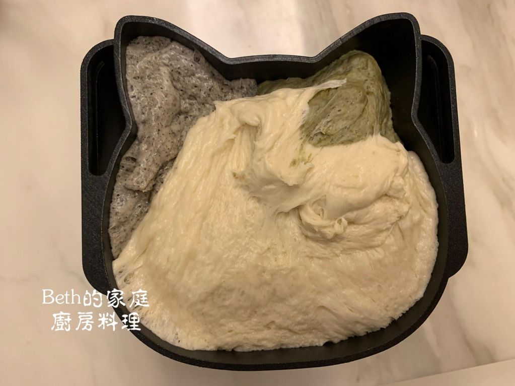 超可爱猫咪吐司的加工步骤