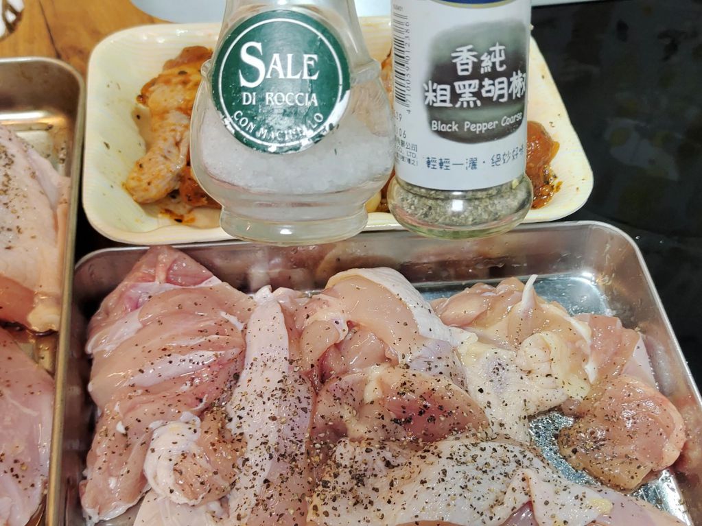 带皮鸡腿肉鸡胸肉、翅小腿的加工步骤