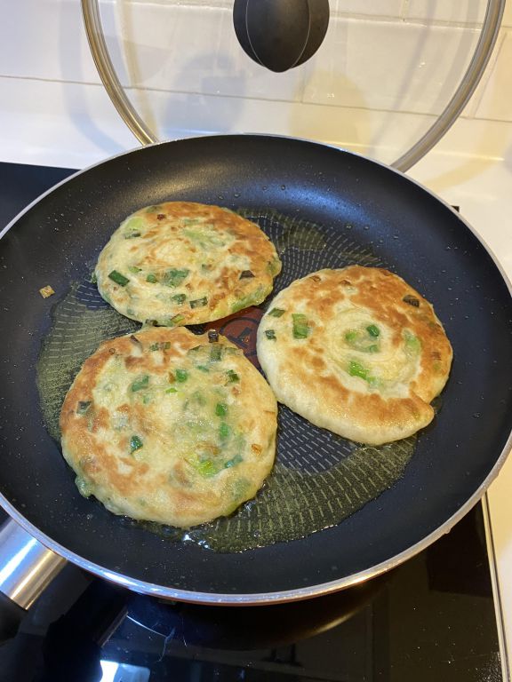 葱花油饼的加工步骤